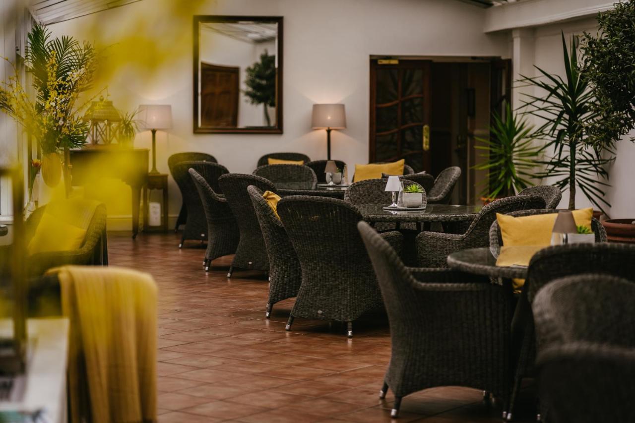 Rowton Hall Hotel And Spa Chester Eksteriør billede