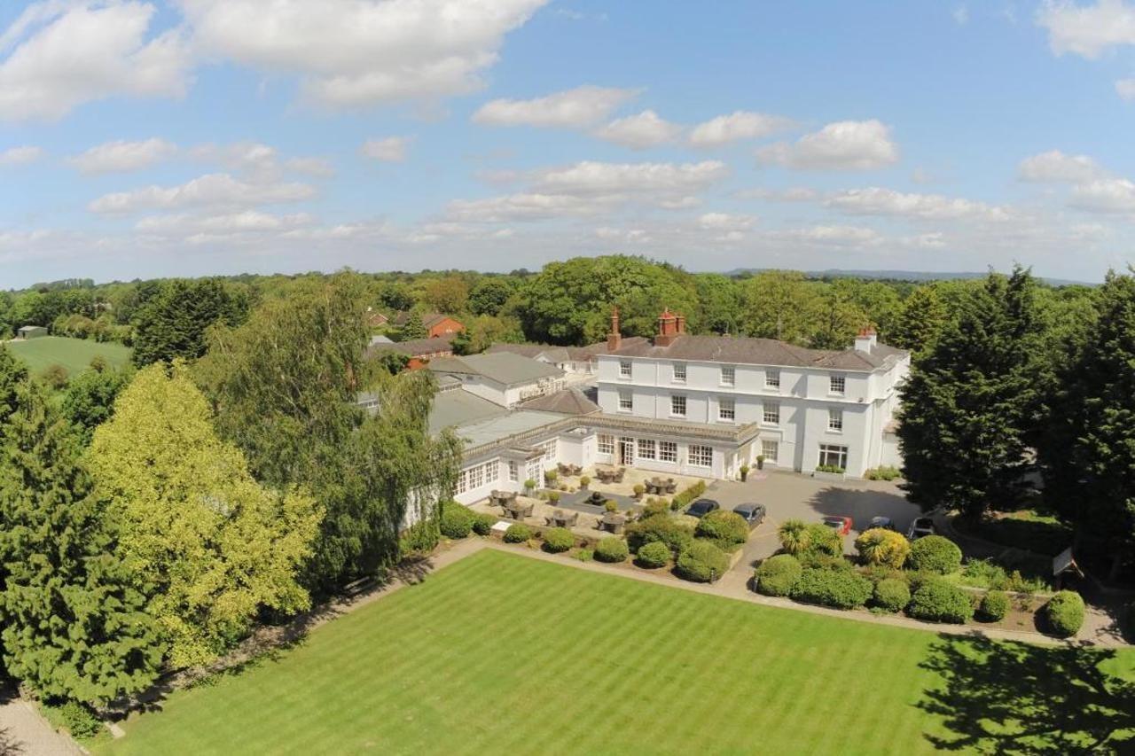 Rowton Hall Hotel And Spa Chester Eksteriør billede