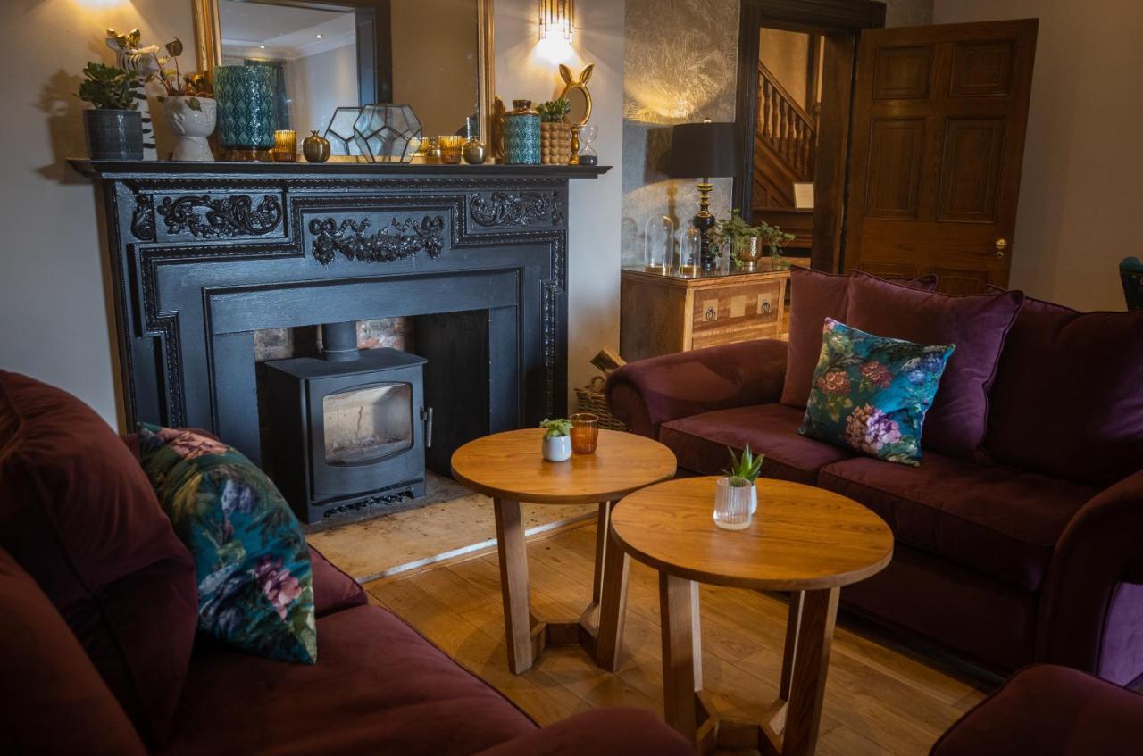 Rowton Hall Hotel And Spa Chester Eksteriør billede